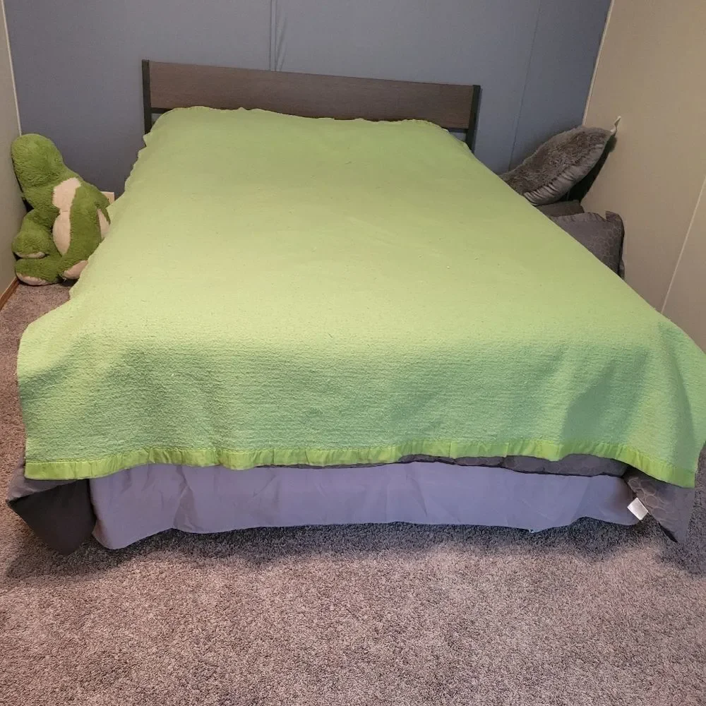 1950s vintage warm wooly bed blanket, pure wool blanket w/ satin binding